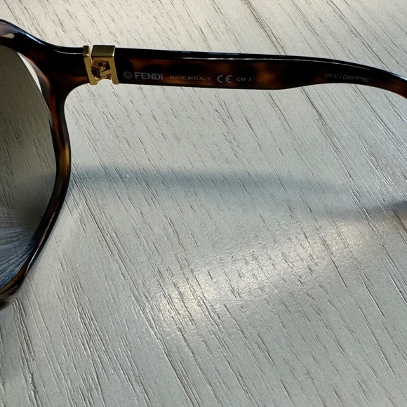 Fendi Brown Tortoise Large Sunglasses - Picture 3 of 8